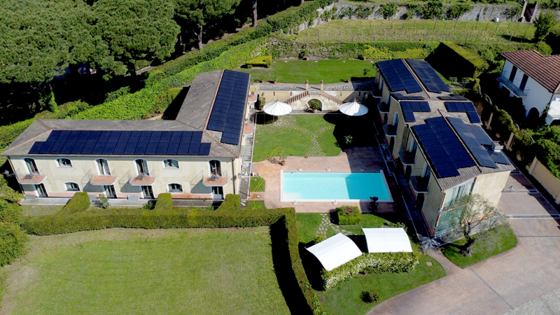 moduli-fotovoltaici-tetto Moduli fotovoltaici su tetto - Villa Agnese