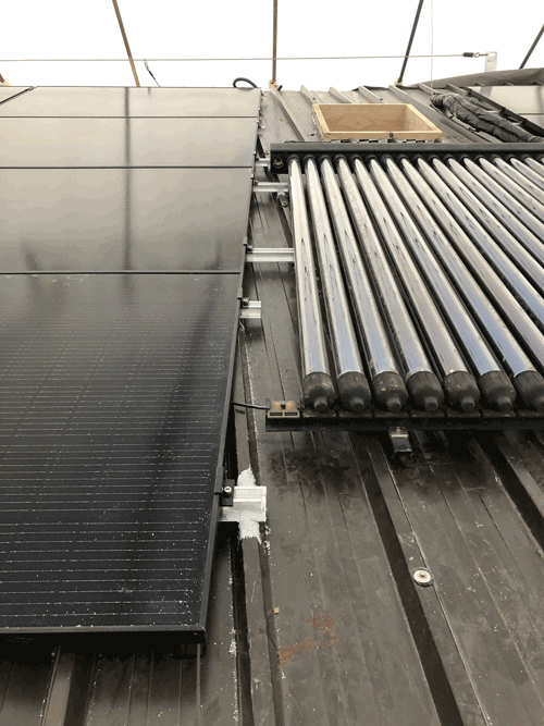 particolare-instalalzione-moduli-fotovoltaici